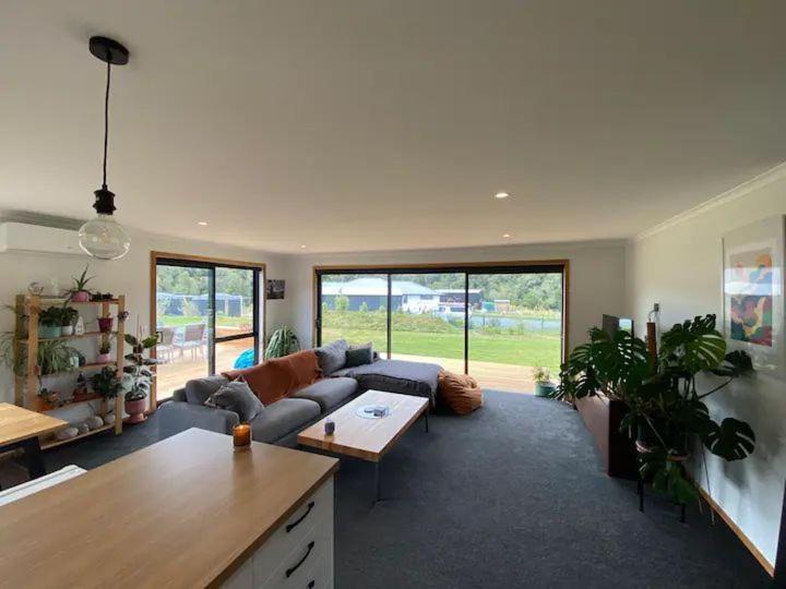 Enchanted Retreat In Greymouth Shared With Host المظهر الخارجي الصورة
